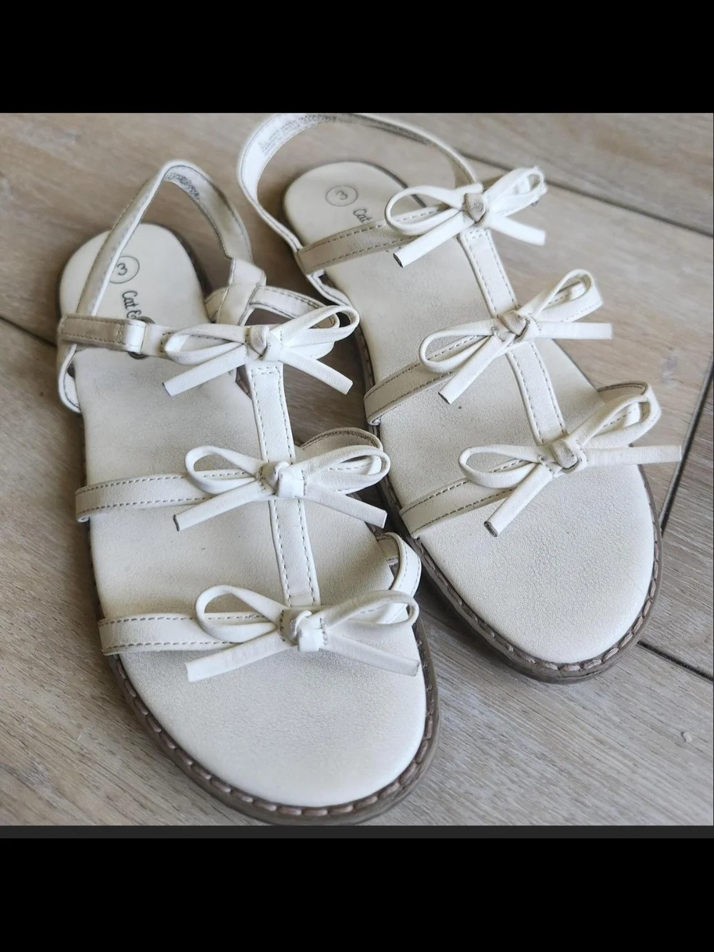 Cat & Jack White Bow T-Strap Girl’s Sandals